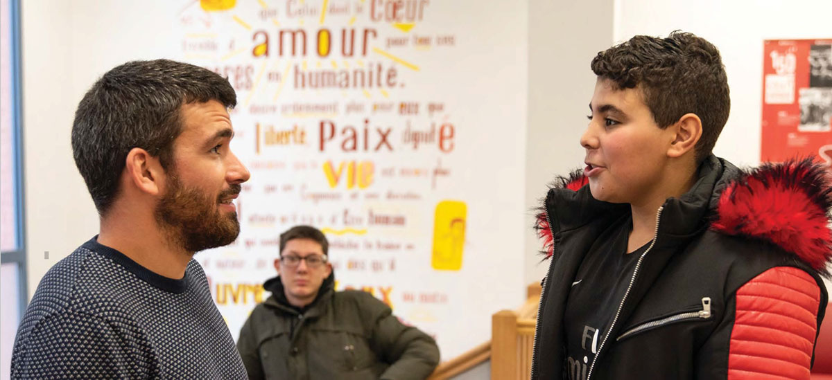 Construisez votre avenir en vous engageant pour celui des jeunes