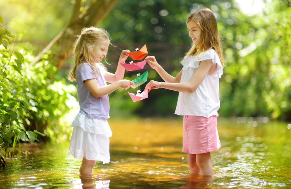 En grandissant, les enfants deviennent plus tolérants et attentifs aux autres