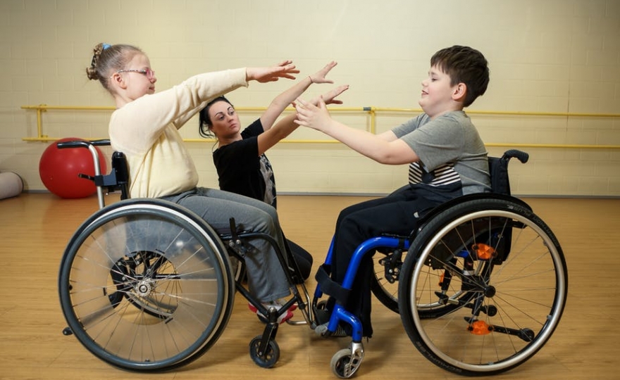 Handicap moteur : améliorer la santé des enfants grâce à l’activité physique