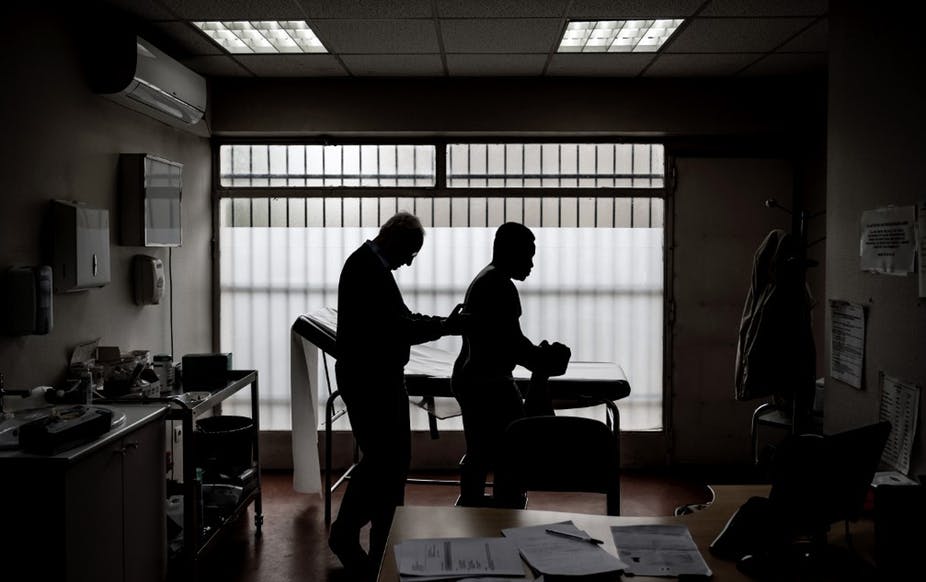 Fact check : « Les réfugiés sont-ils mieux accompagnés que les SDF » ?