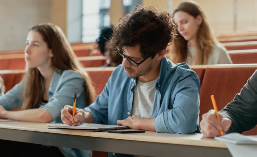 Étudiants : sept astuces pour mieux prendre des notes en cours