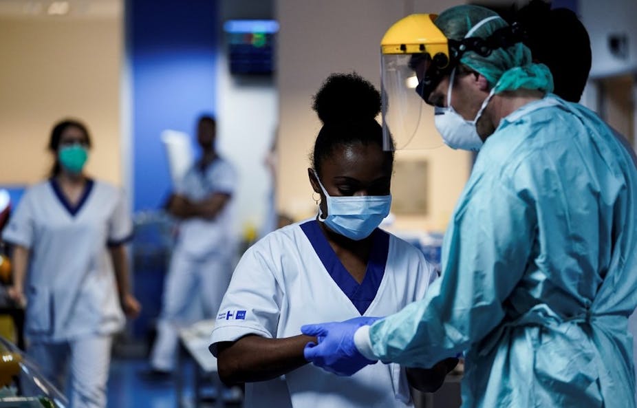 Protéger la santé mentale des soignants pour endiguer la pandémie