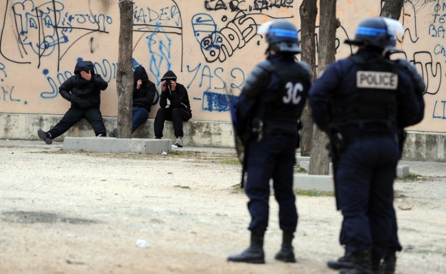 Comprendre le phénomène des bandes et ses évolutions