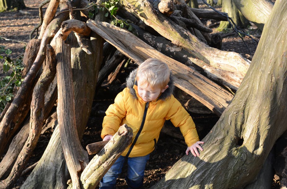 Enseigner l’autonomie : les leçons de Rousseau face à notre monde en réseau
