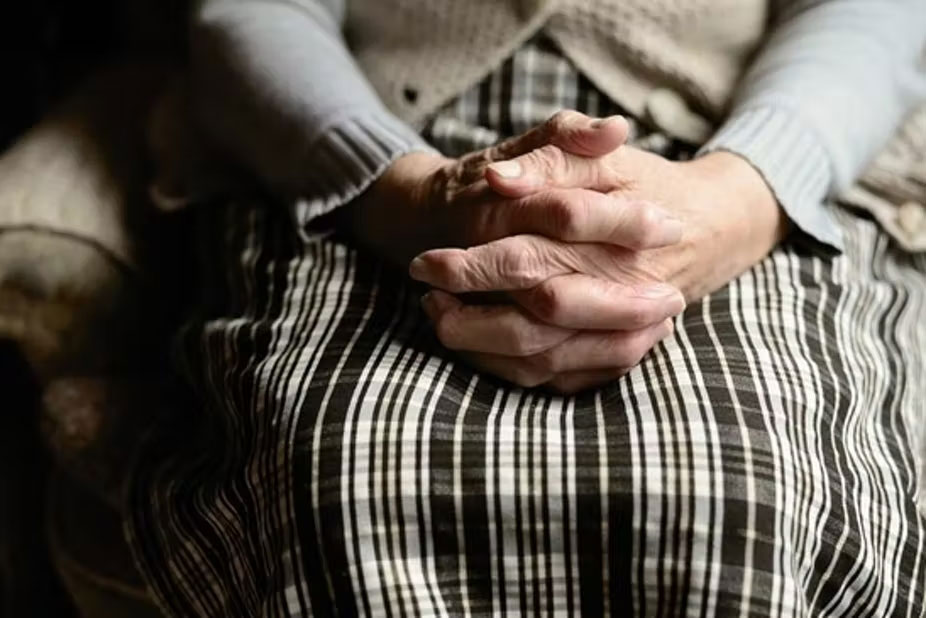 Que peut la fiction littéraire face aux scandales des Ehpad ?