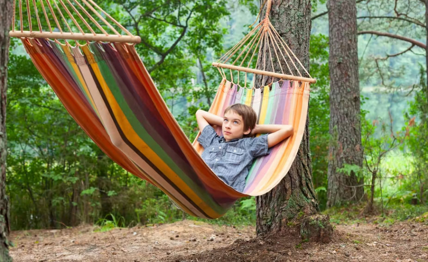 En vacances, les enfants oublient-ils vraiment tout ce qu’ils ont appris à l’école ?