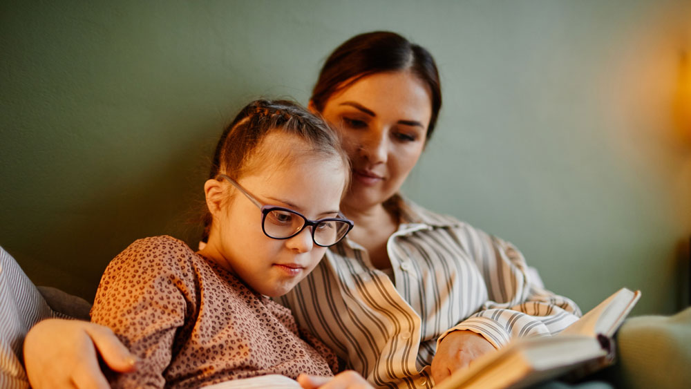 Trisomie 21 : une hormone ouvre des pistes de traitement inédites