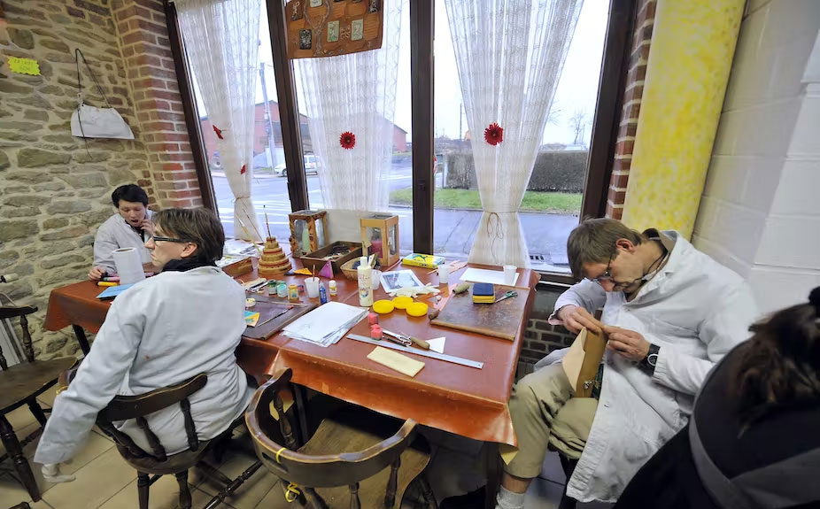 Pourquoi des Français en situation de handicap migrent vers d’autres pays pour obtenir des soins adaptés