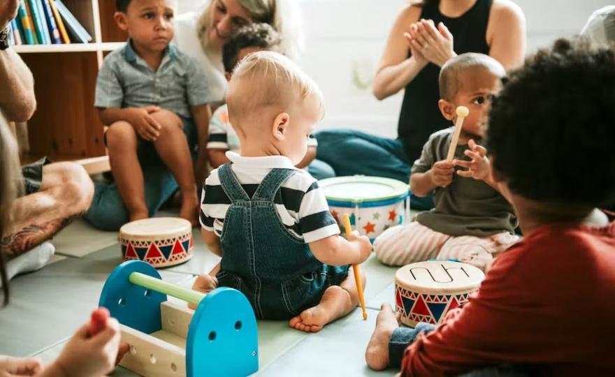 Modes de garde : vers un service public de la petite enfance ?