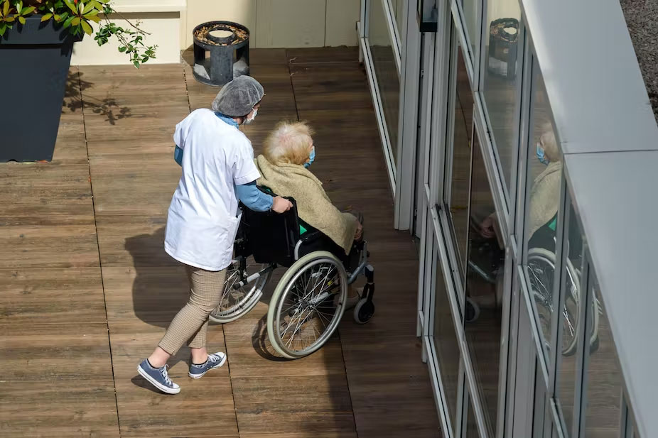 Grand âge et dépendance : un an après l’« affaire Orpea », où en est-on ?