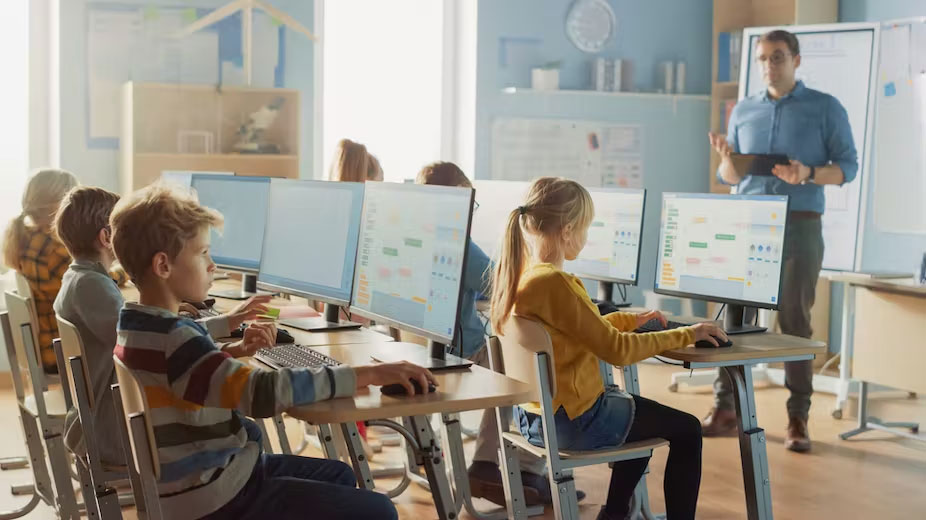 La classe : une forme scolaire dépassée ?