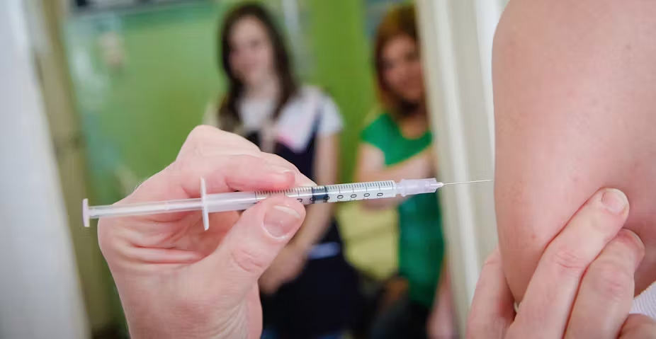 Papillomavirus et cancers : les éléments pour comprendre la campagne de vaccination dans les collèges