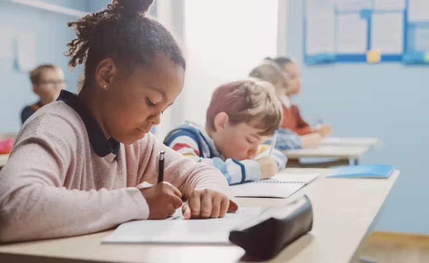 Le silence en classe : classe silencieuse, classe studieuse ?