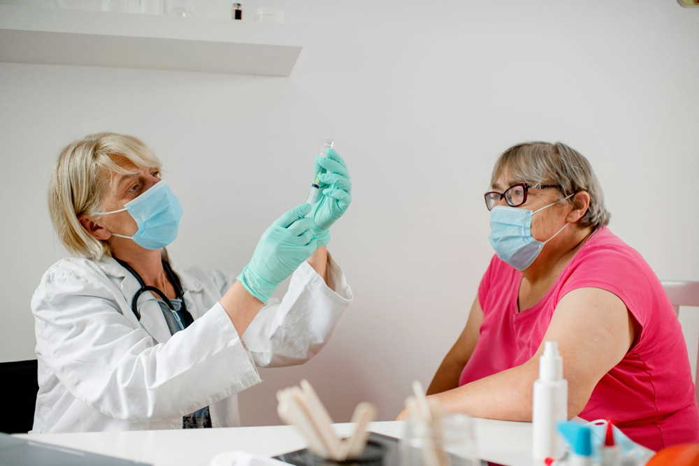 Covid et grippe : points communs et spécificités des symptômes et des traitements