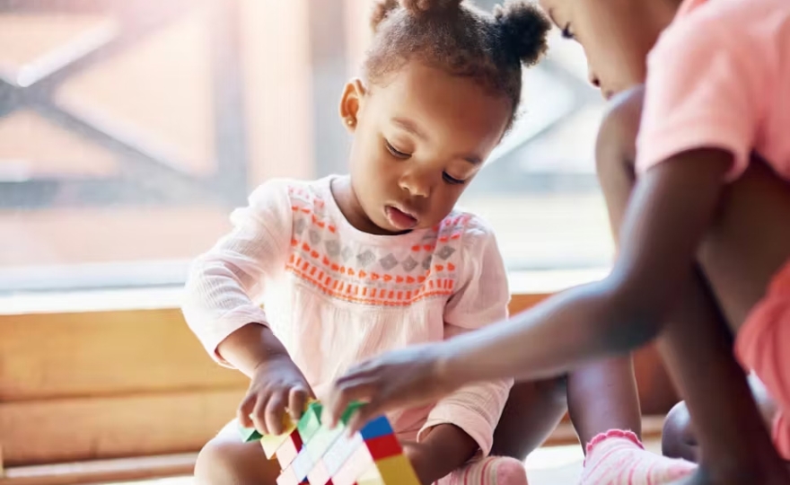 Les 1 000 premiers jours de la vie d’un enfant sont cruciaux – mais les 1 000 jours suivants seraient tout aussi importants