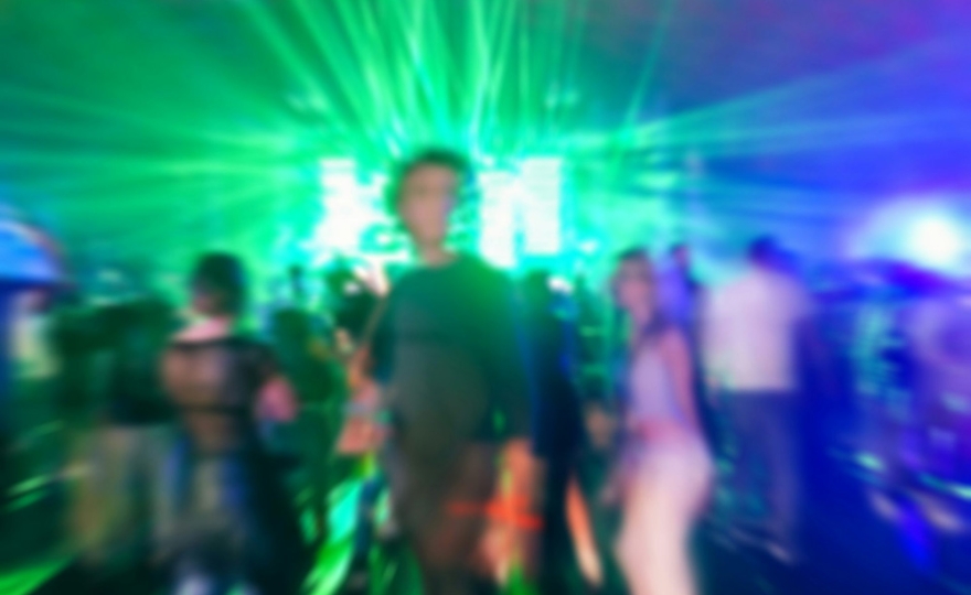 Cocaïne, ecstasy, hallucinogènes… Quels sont les comportements des jeunes face aux drogues illicites ?