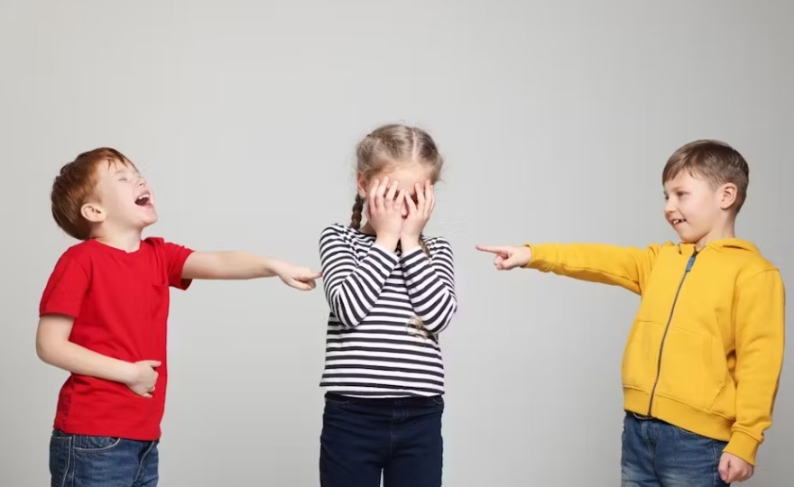 Insultes entre élèves : lutter contre le sexisme dès l’école primaire