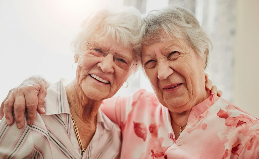 Vivre plus longtemps, mais moins bien ? Les inégalités qui pèsent sur le grand âge