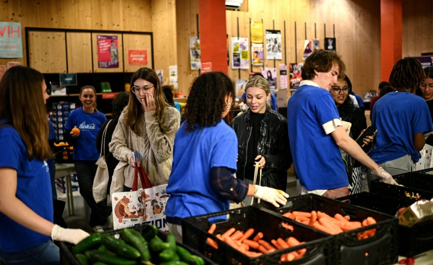 Face à la précarité étudiante, les filets de sécurité s’effilochent